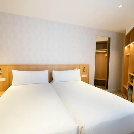 فندق Gran Ultonia 4*