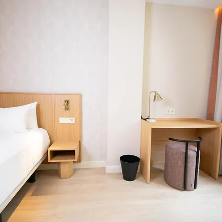 فندق Gran Ultonia 4*